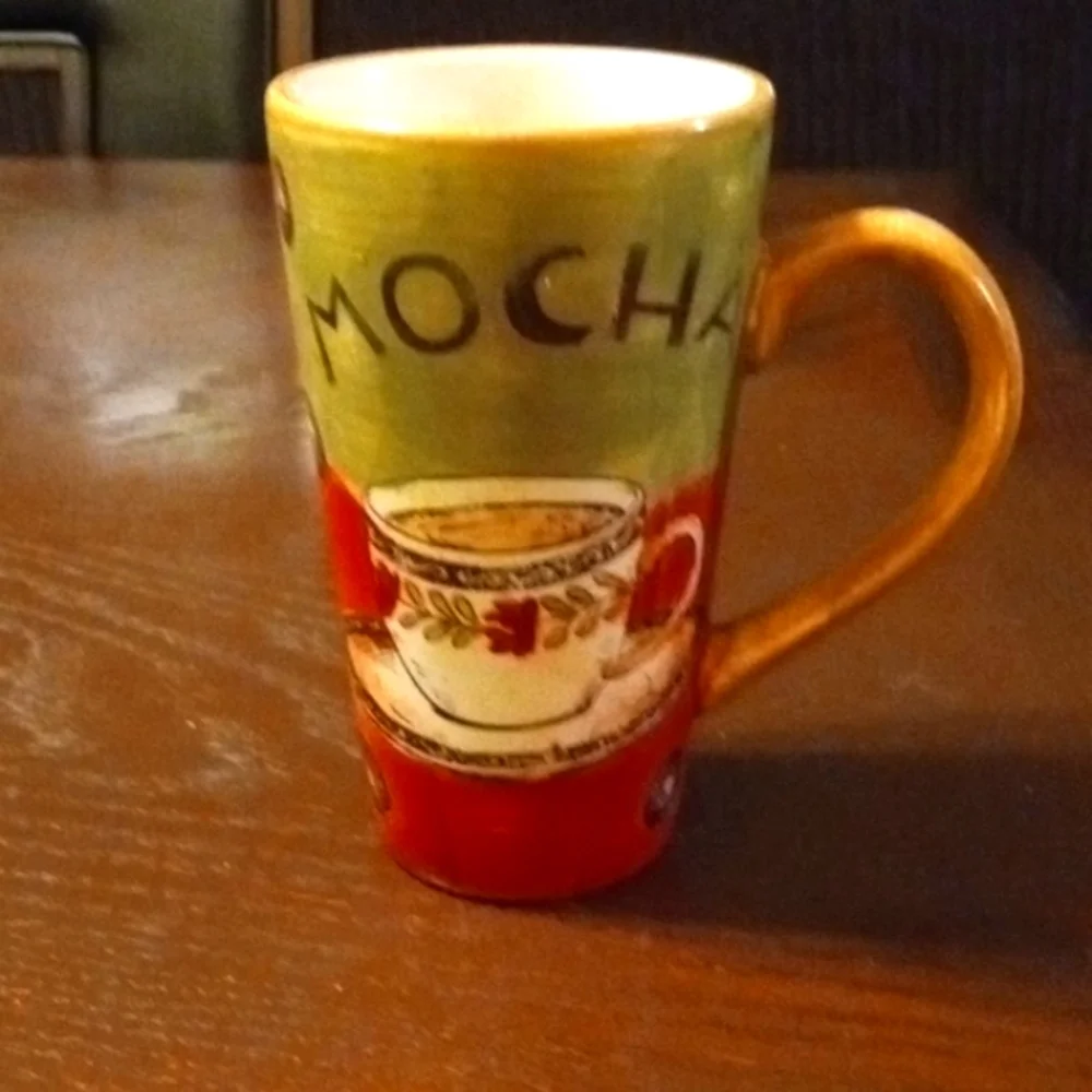 2 Large cups coffee. SIZE 6